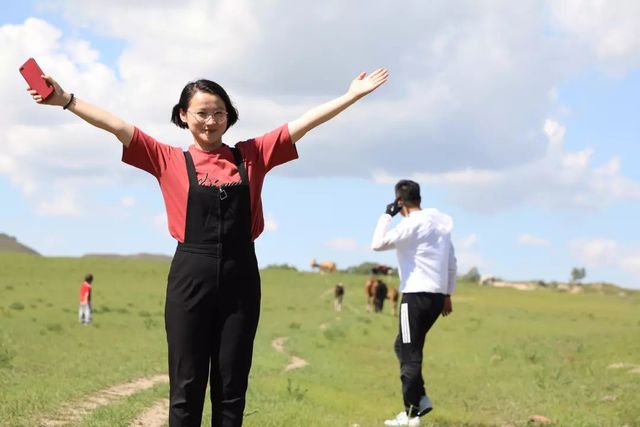 乾港集團高層草原自駕游